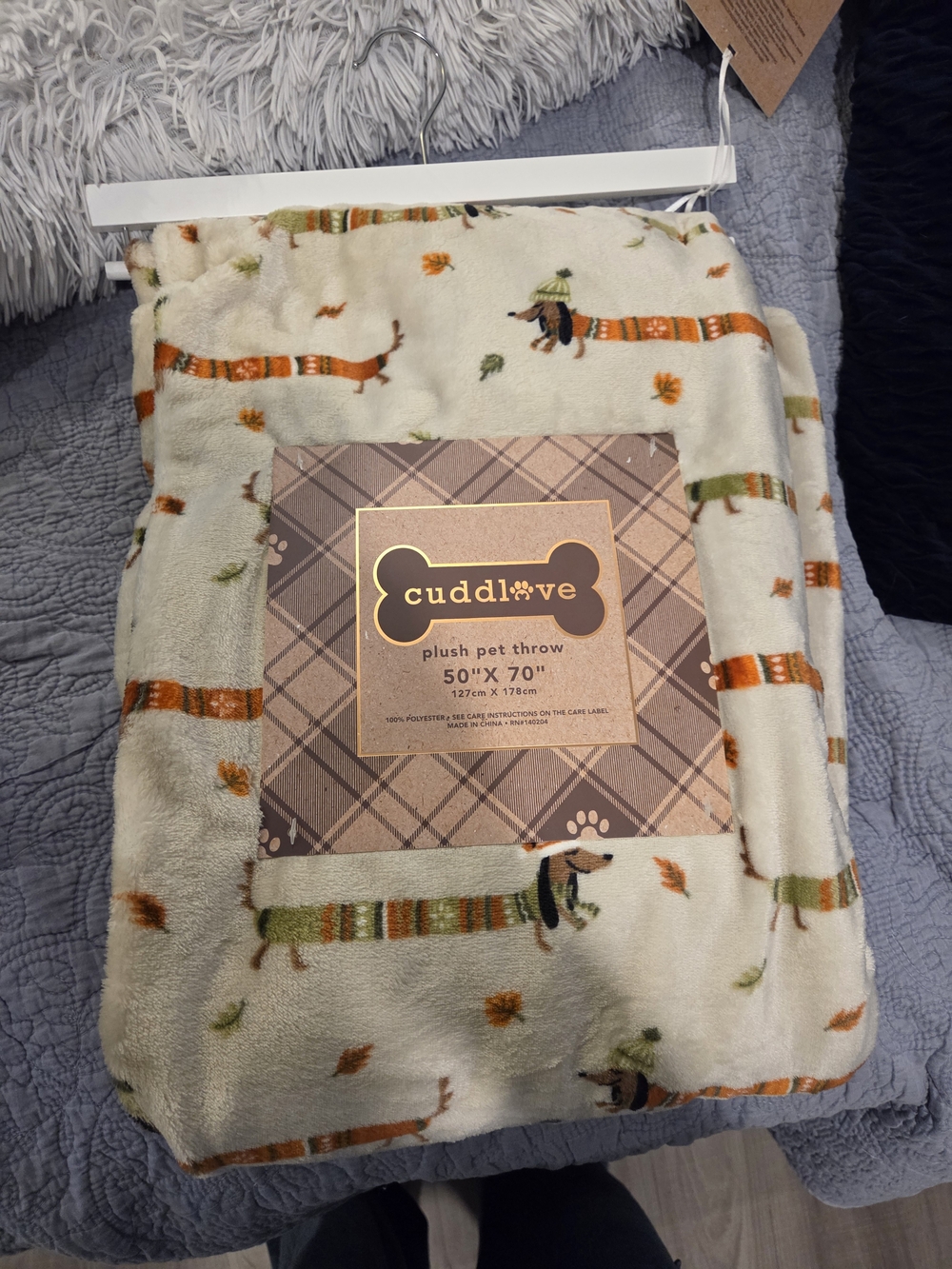 NWT Cuddlove Dachshund "Sweater Weather" Plush Pet Throw Blanket – 50" x 70"